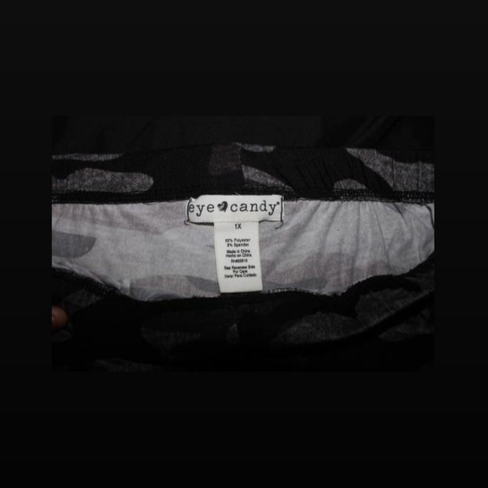 Black & Grey Camo Leggings - Ankle Length - Picture 2 of 4